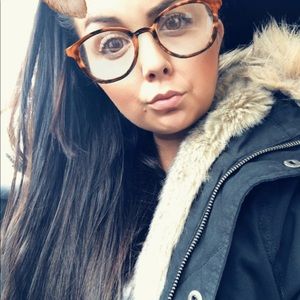 Meet your Posher, Christina